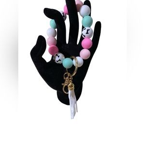 Silicone bead wristlet